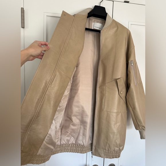 ❌❌❌SOLD!THE FRANKIE SHOP New Beige Jesse Faux-Leather Jacket NWT! Size XS-S - Picture 8 of 15